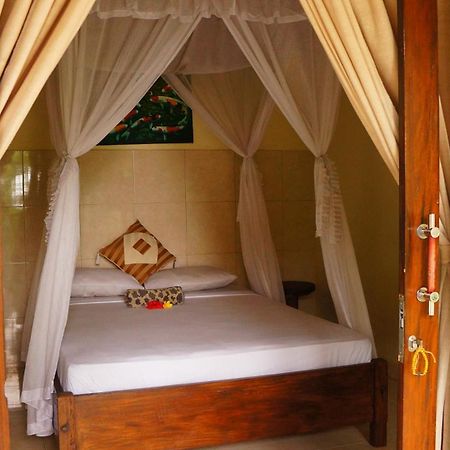 Rumahku Homestay 아메드 외부 사진