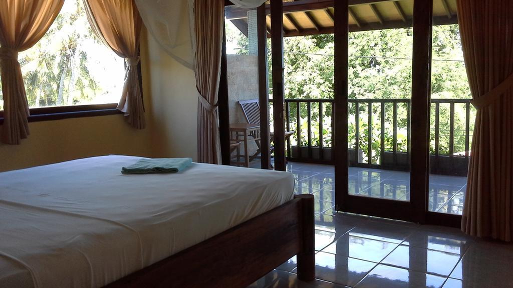 Rumahku Homestay 아메드 외부 사진