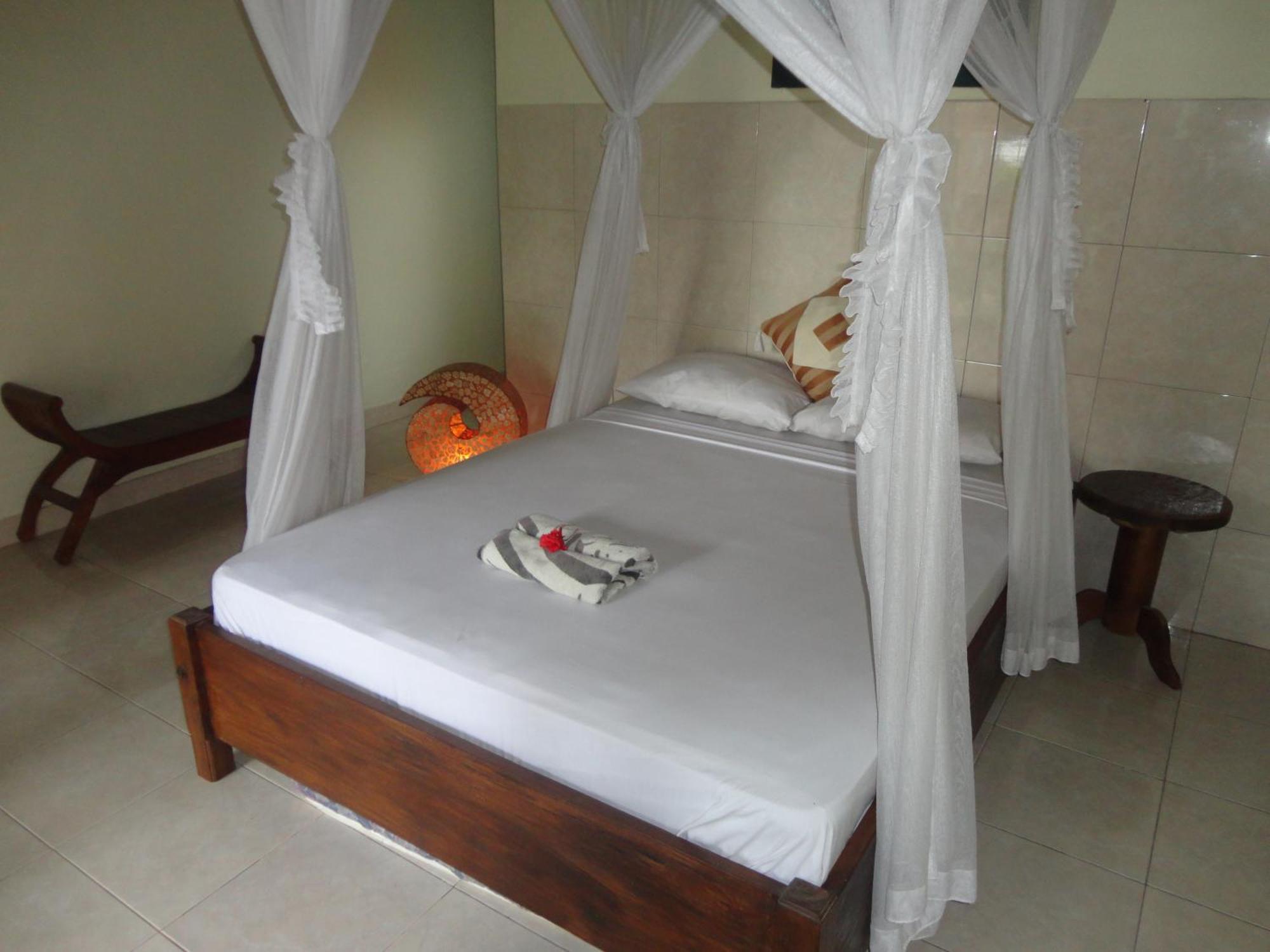 Rumahku Homestay 아메드 외부 사진